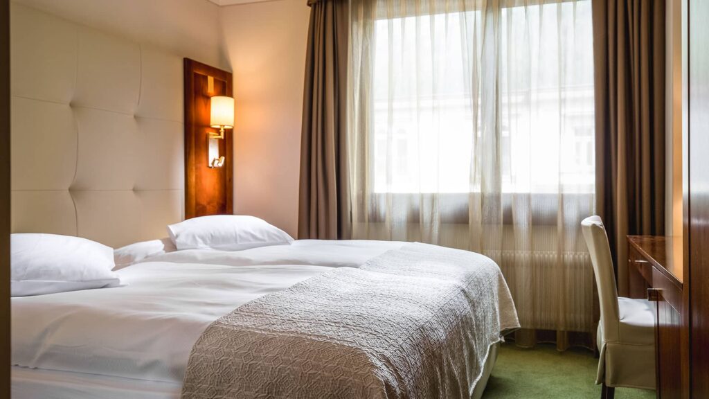 Zeitgemässer Komfort mit dezentem Jugendstil-Flair.