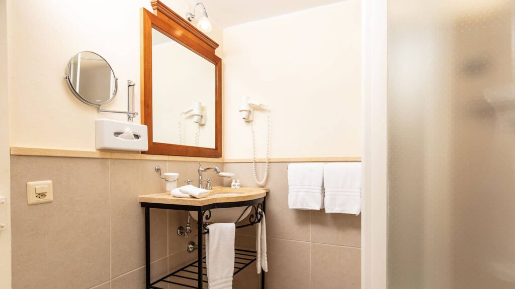 Zeitgemässer Komfort mit dezentem Jugendstil-Flair.