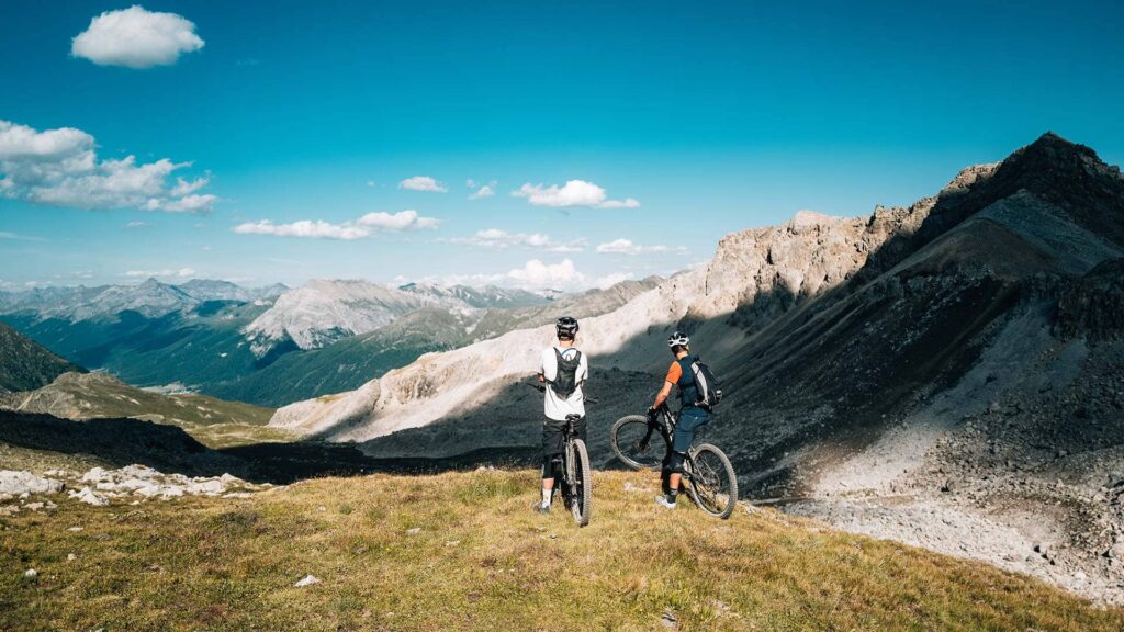 Fahrräder und E-Bikes können Sie bei unseren Partnergeschäften vor Ort mieten