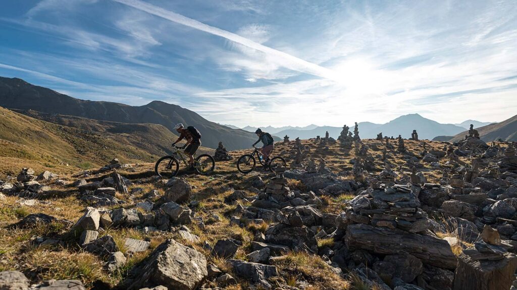 Fahrrad und Mountainbike fahren mit Panorama