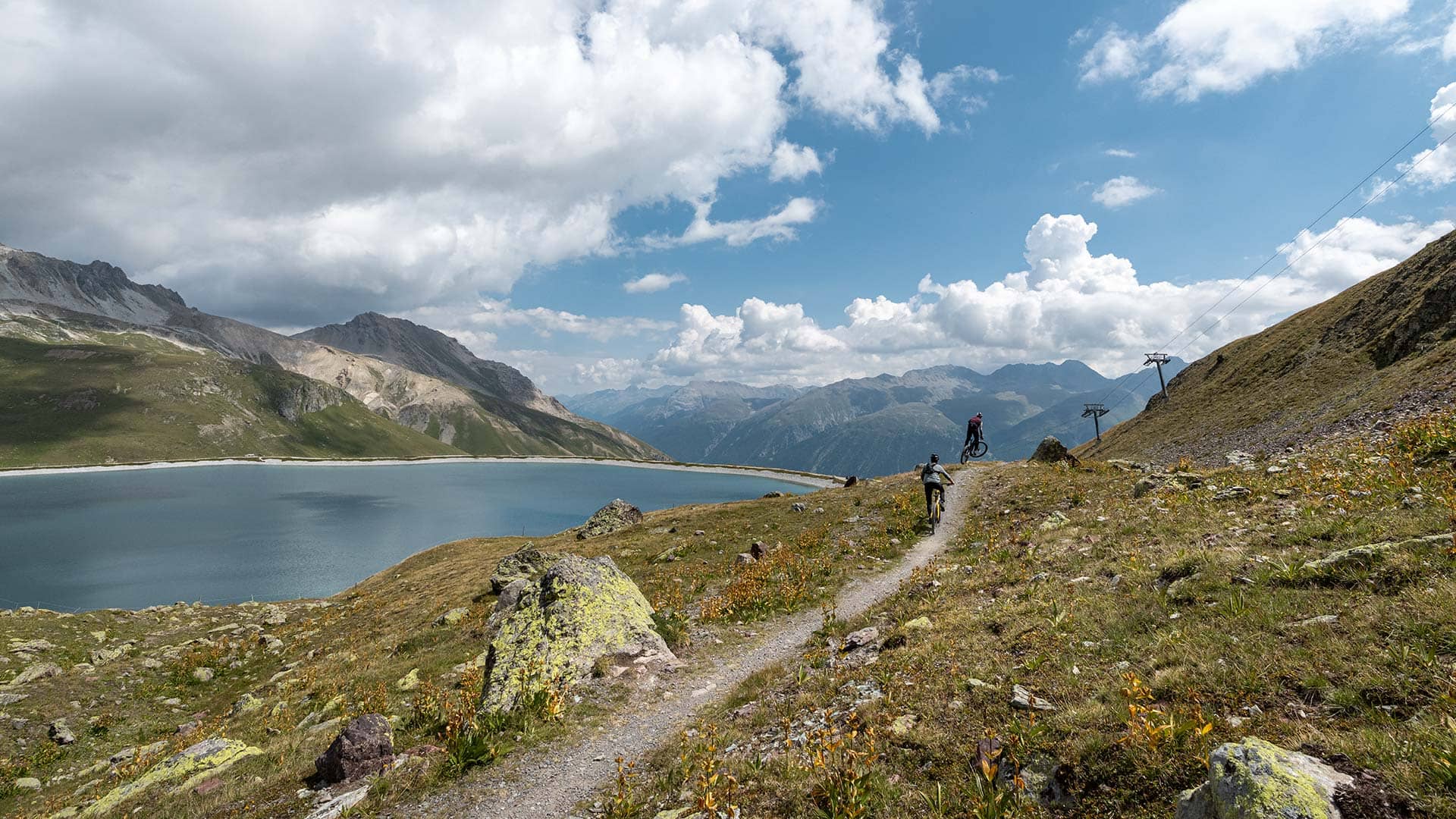Fahrrad und Mountainbike fahren mit Panorama